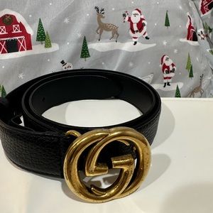 Vintage Gucci belt gently used. Black size R